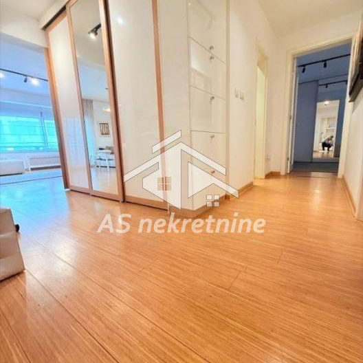 Trosoban stan za izdavanje, Hram Svetog Save, Beograd, 100m², 3.600 €/mes