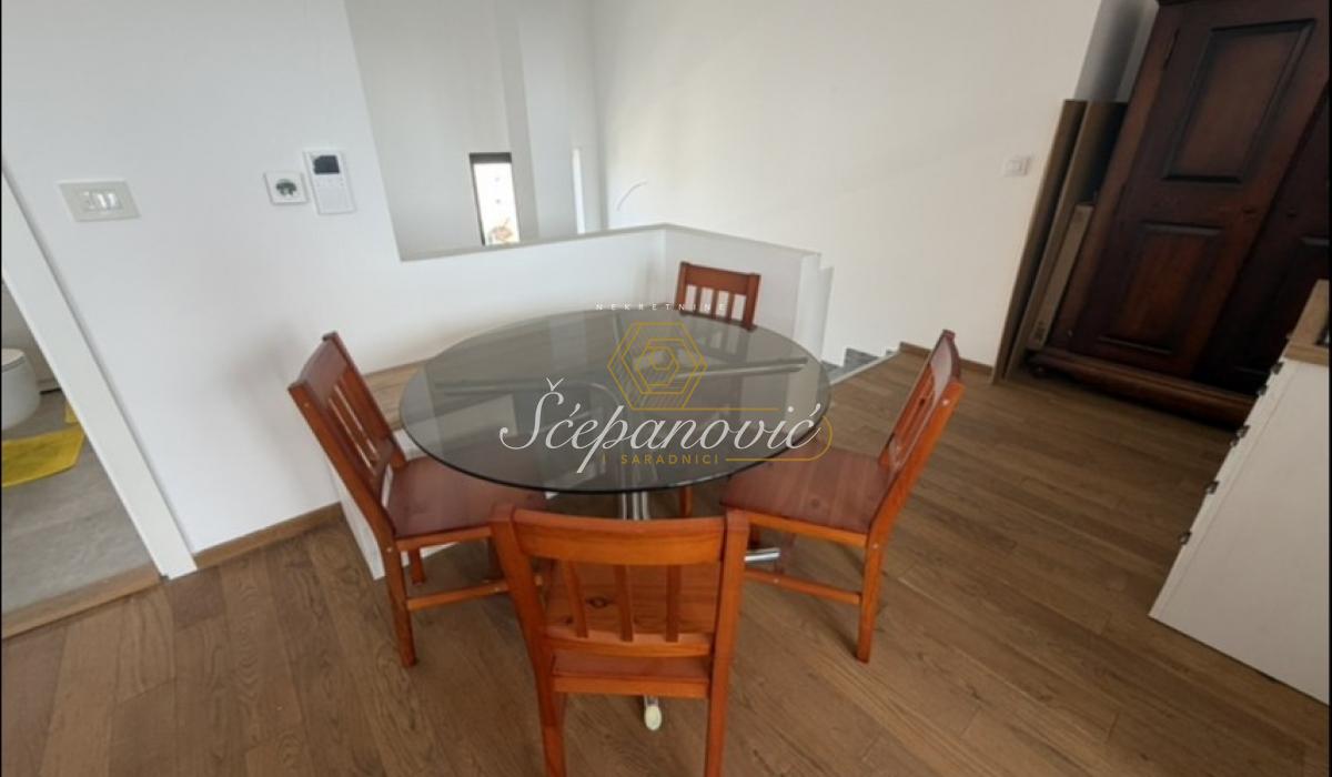 Stan Izdavanje Novi Sad  73 m2