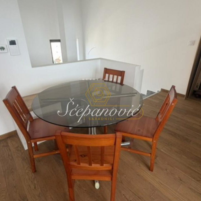 Stan Izdavanje Novi Sad  73 m2