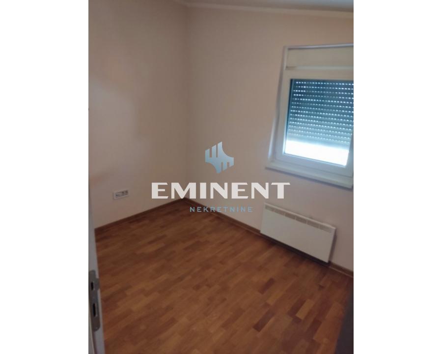 kuca-izdavanje-waN9tIyDaQ Četvorosoban stan za izdavanje, Lekino Brdo, Beograd, 105m², 1.100 €/mes