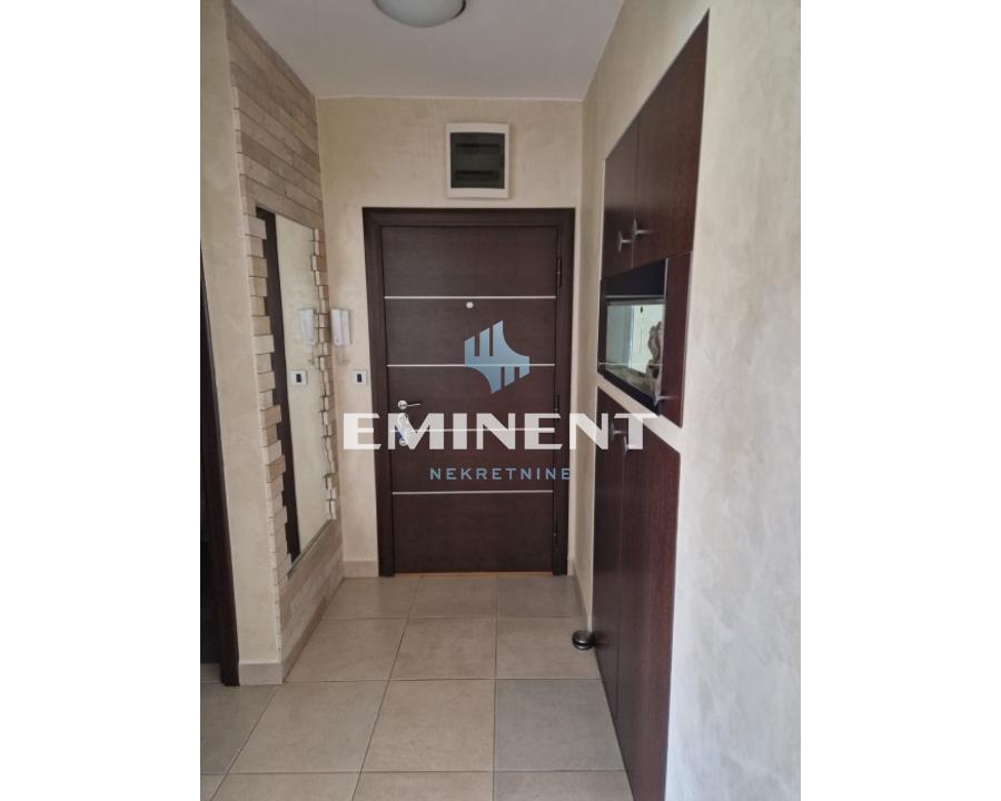 Trosoban stan za izdavanje, Bežanijska Kosa 3, Beograd, 85m², 1.000 €/mes