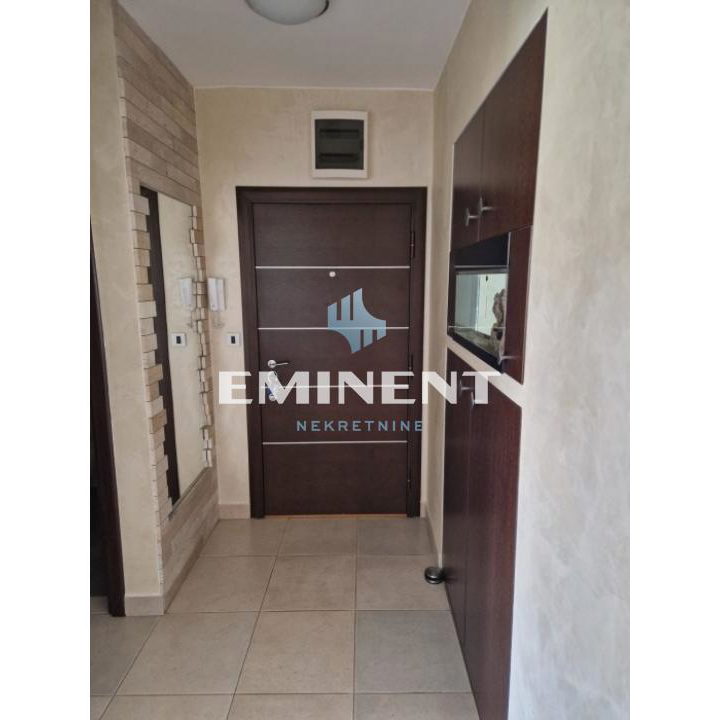 Trosoban stan za izdavanje, Bežanijska Kosa 3, Beograd, 85m², 1.000 €/mes