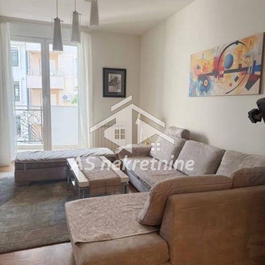 Stan Izdavanje Beograd Hram Svetog Save 106 m2