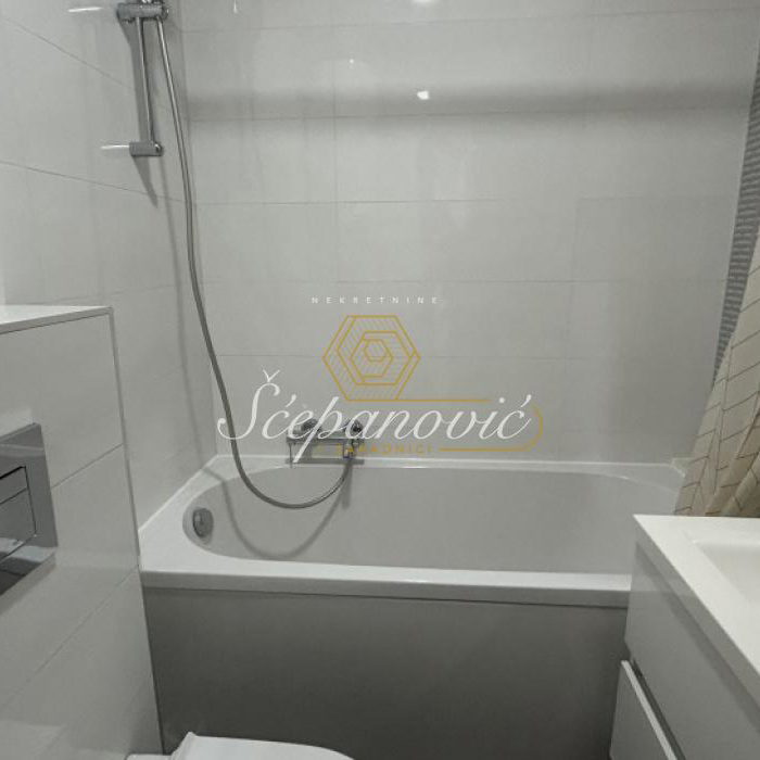 Stan Prodaja Novi Sad  42 m2