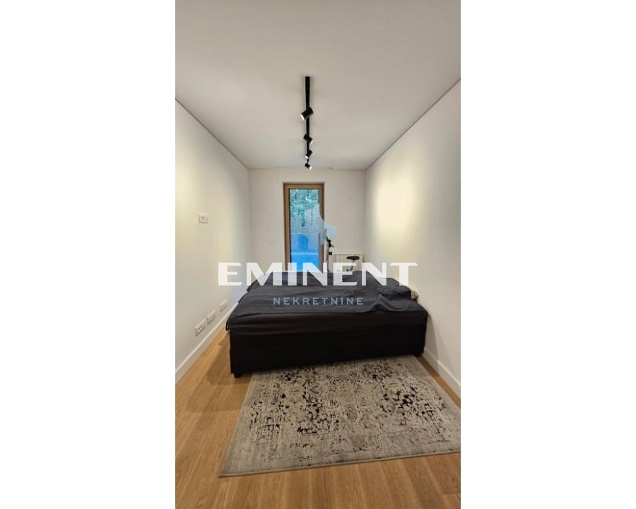 Trosoban stan za izdavanje, Hotel YU, Beograd, 86m², 1.500 €/mes