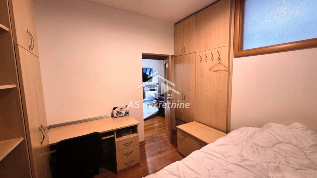 Trosoban stan za izdavanje, Skupština, Beograd, 65m², 900 €/mes