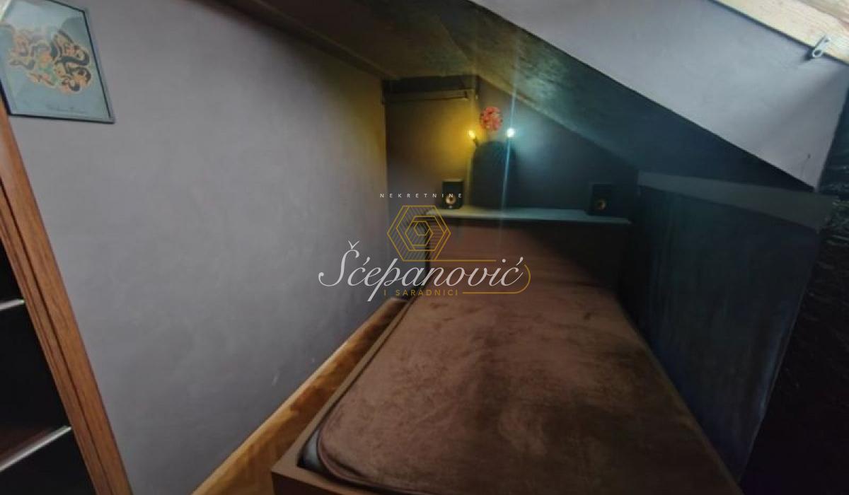 Četvorosoban stan na prodaju, Bulevar Oslobođenja, Novi Sad, 82m², 158.000 €