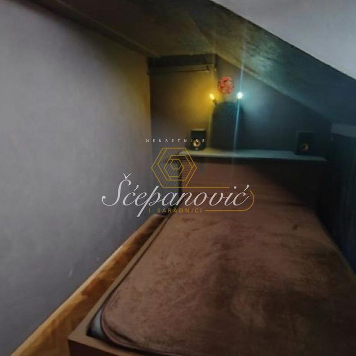 Četvorosoban stan na prodaju, Bulevar Oslobođenja, Novi Sad, 82m², 158.000 €