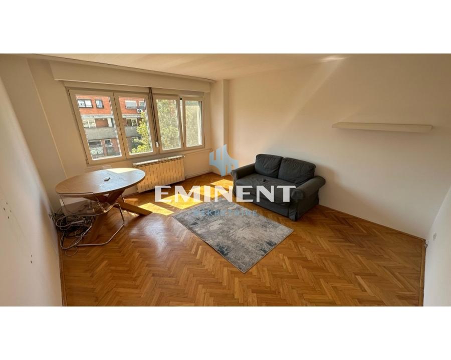 Trosoban stan za izdavanje, Kalenić Pijaca, Beograd, 64m², 1.000 €/mes