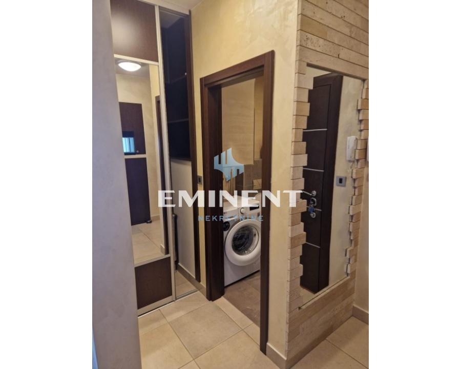 Trosoban stan za izdavanje, Bežanijska Kosa 3, Beograd, 85m², 1.000 €/mes