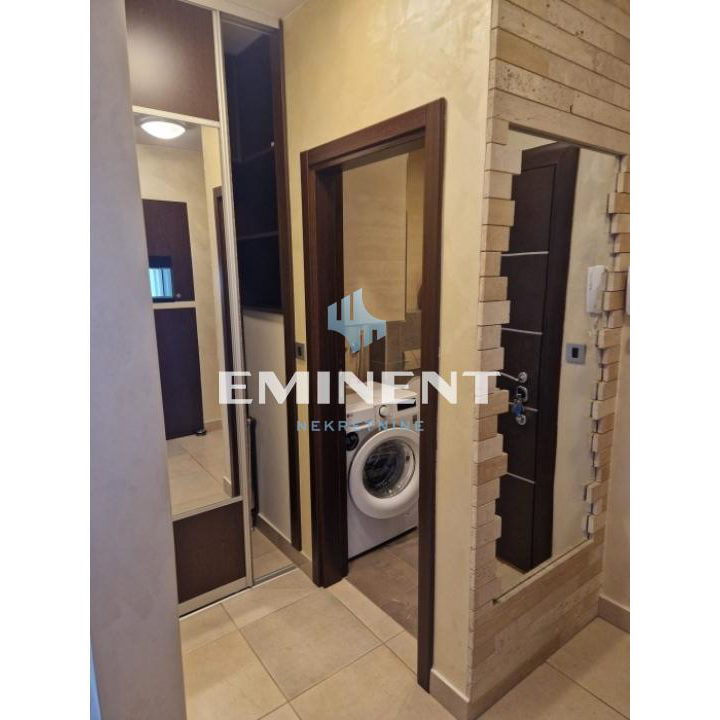 Trosoban stan za izdavanje, Bežanijska Kosa 3, Beograd, 85m², 1.000 €/mes