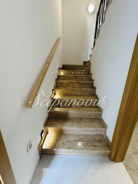 Petosoban stan za izdavanje, Popovica, Novi Sad, 181m², 2.500 €/mes
