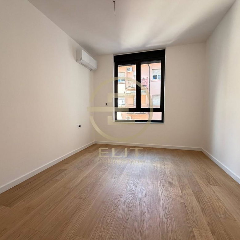 Stan Prodaja Novi Sad  100 m2