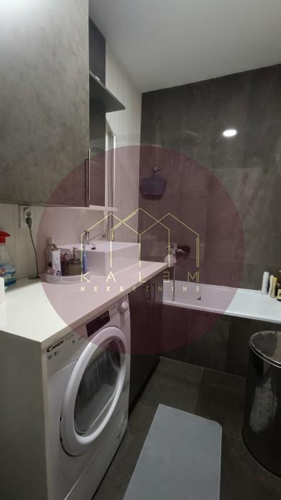 Trosoban stan na prodaju, Vojvode Vlahovića Voždovac, Beograd, 70m², 205.000 €