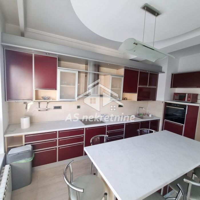 Stan Izdavanje Beograd Dorćol 120 m2