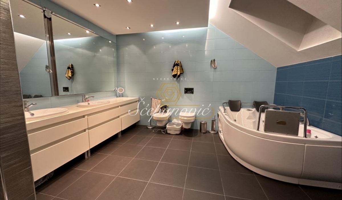 kuca-prodaja-OzYoNimxBS Višesoban stan za izdavanje, Grbavica, Novi Sad, 310m², 2.500 €/mes