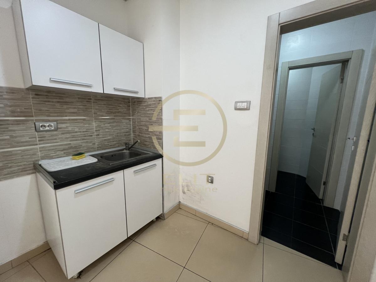 kuca-prodaja-RApYSpgl7w Lokal na prodaju, Grbavica, Novi Sad, 229m², 452.000 €
