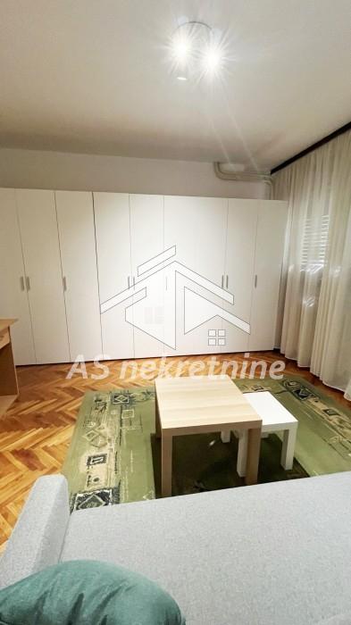 Trosoban stan za izdavanje, Blok 33 – Geneks, Beograd, 62m², 800 €/mes