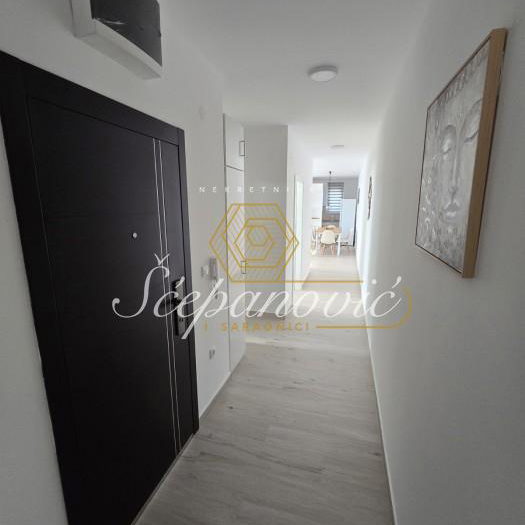 Četvorosoban stan na prodaju, Kamenjar, Novi Sad, 88m², 193.000 €