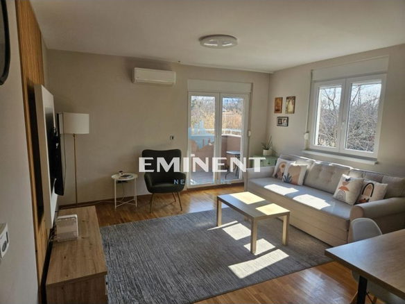 Stan Izdavanje Beograd Gornji Grad 63 m2