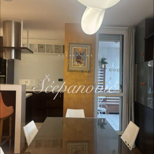 Četvorosoban stan na prodaju, Centar, Novi Sad, 113m², 469.000 €
