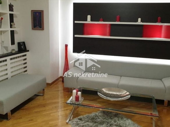 Stan Izdavanje Beograd Hram Svetog Save 60 m2