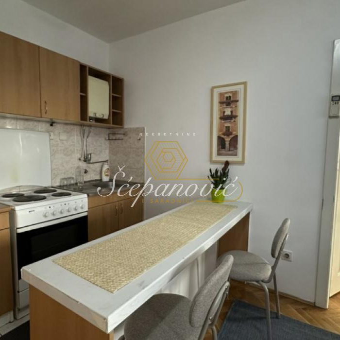 Stan Izdavanje Novi Sad  31 m2