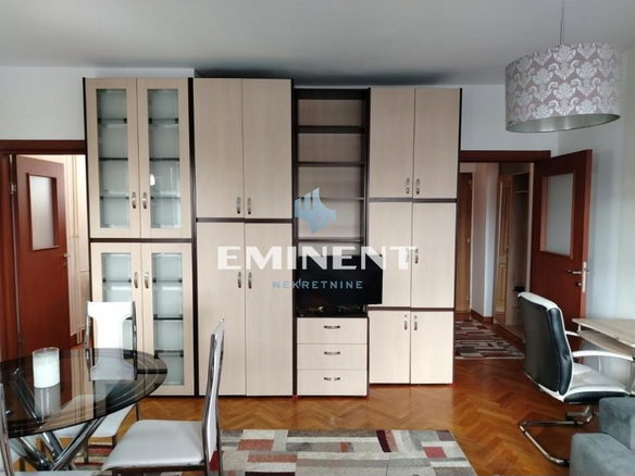 Stan Izdavanje Beograd FON 40 m2