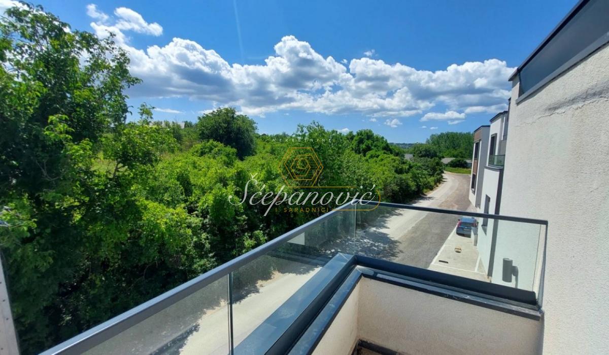 kuca-prodaja-beograd-17JR0tp6wn Četvorosoban stan na prodaju, Alibegovac, Novi Sad, 78m², 160.000 €