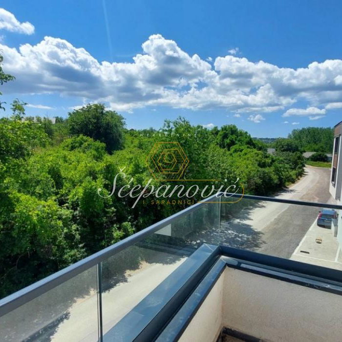 Četvorosoban stan na prodaju, Alibegovac, Novi Sad, 78m², 160.000 €