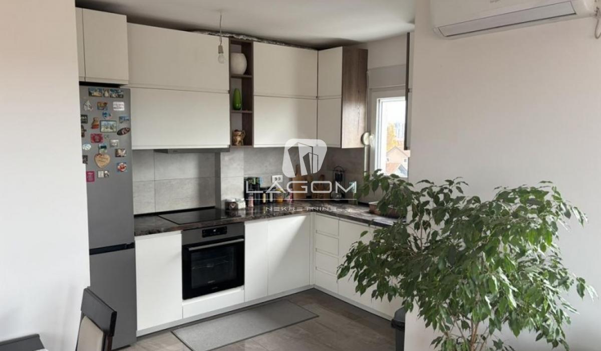 kuca-prodaja-beograd-3brqA7D5TQ Trosoban stan na prodaju, Ledine, Beograd, 59m², 174.000 €