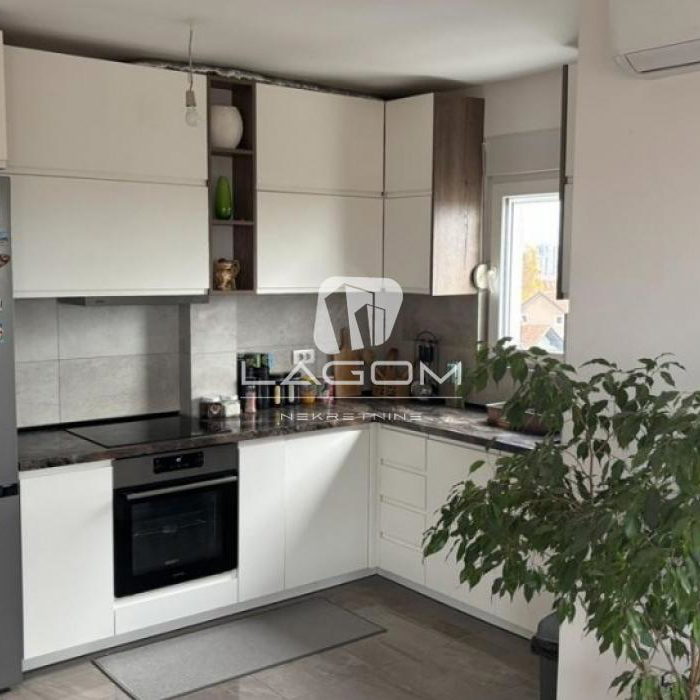 Trosoban stan na prodaju, Ledine, Beograd, 59m², 174.000 €