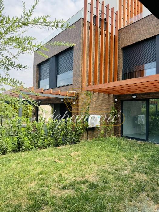 Petosoban stan na prodaju, Popovica, Novi Sad, 181m², 500.000 €