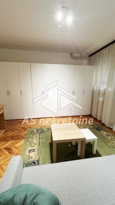 Trosoban stan za izdavanje, Blok 33 – Geneks, Beograd, 62m², 800 €/mes