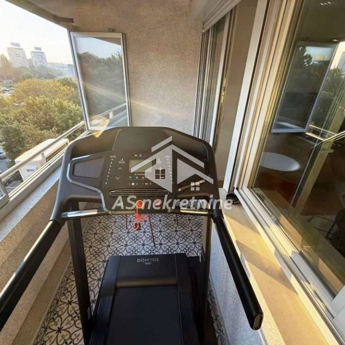 Trosoban stan za izdavanje, Blok 33 – Geneks, Beograd, 76m², 5. sprat, 1.200 €/mes