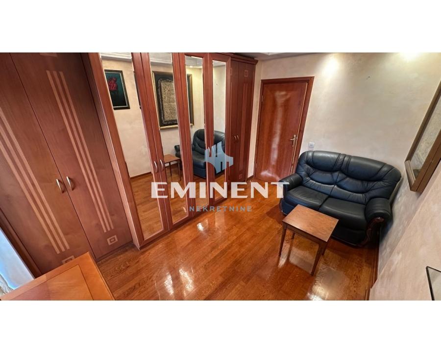 kuca-prodaja-beograd-E12JbZjBie Trosoban stan za izdavanje, Dorćol, Beograd, 140m², 1.400 €/mes