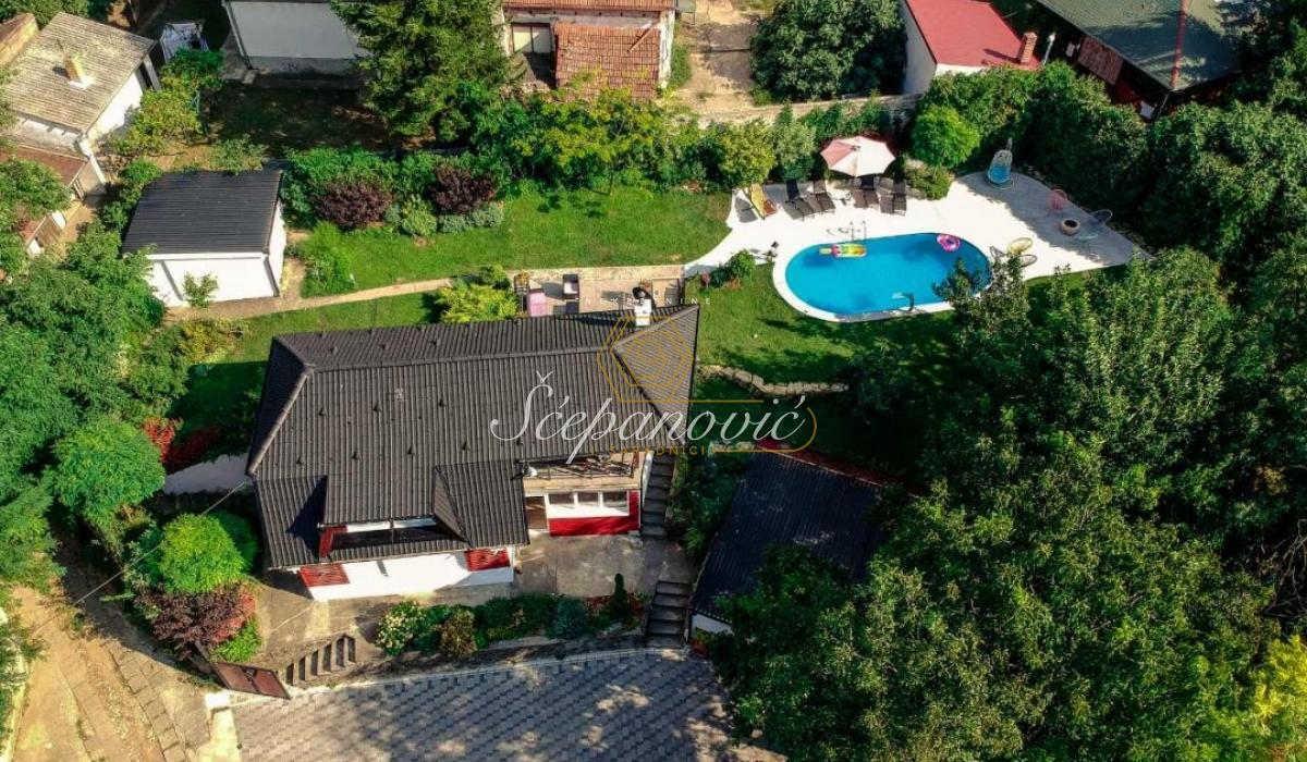 Kuća za izdavanje, Ribnjak, Novi Sad, 128m², 1.275 €/mes
