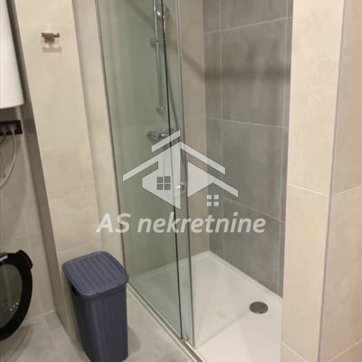 Trosoban stan za izdavanje, Banovo Brdo, Beograd, 90m², 1.300 €/mes