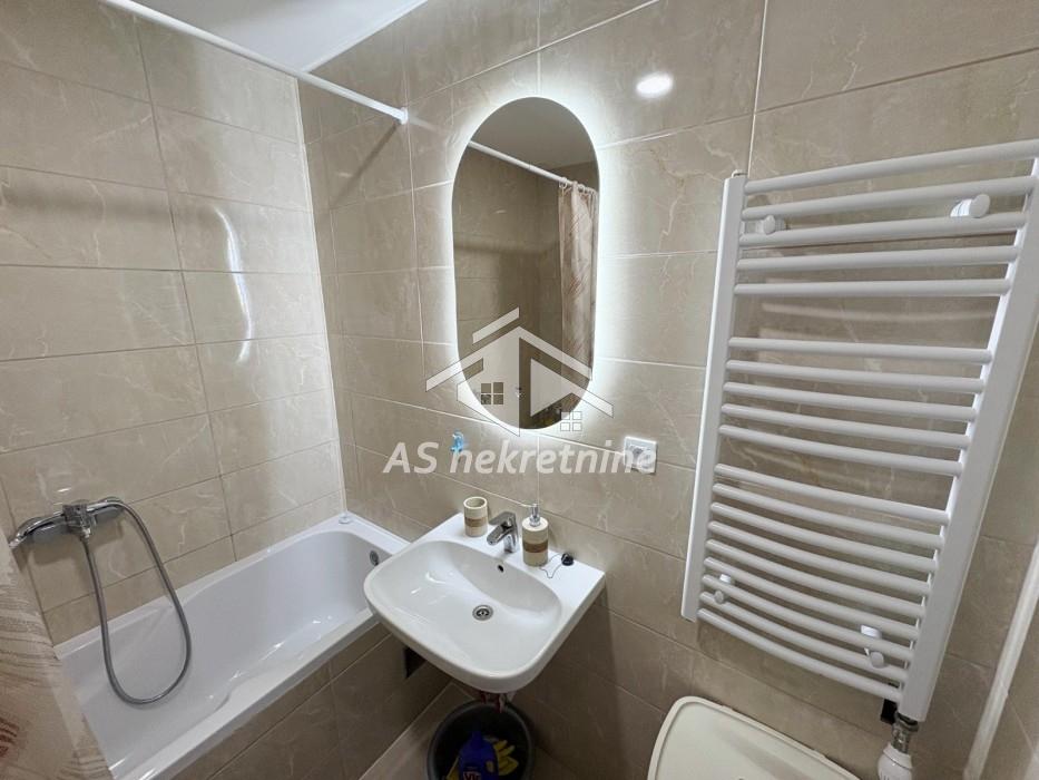 Četvorosoban stan za izdavanje, Banjica, Beograd, 79m², 1.400 €/mes