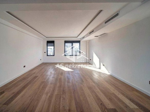 Stan Prodaja Beograd Južni Bulevar 197 m2