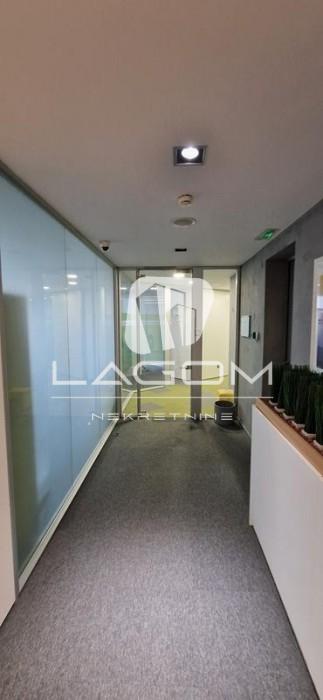 Lokal za izdavanje, Blok 67 – Belville, Beograd, 772m², 5. sprat, 14.300 €/mes