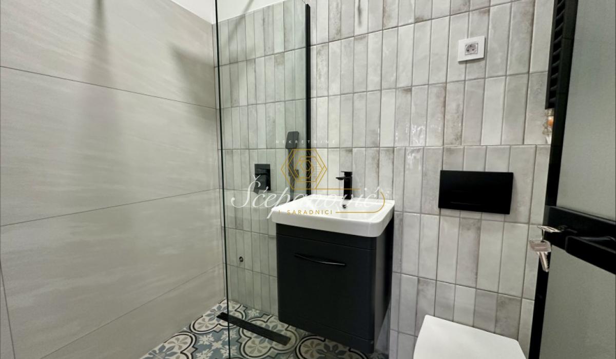 Stan Prodaja Novi Sad  85 m2
