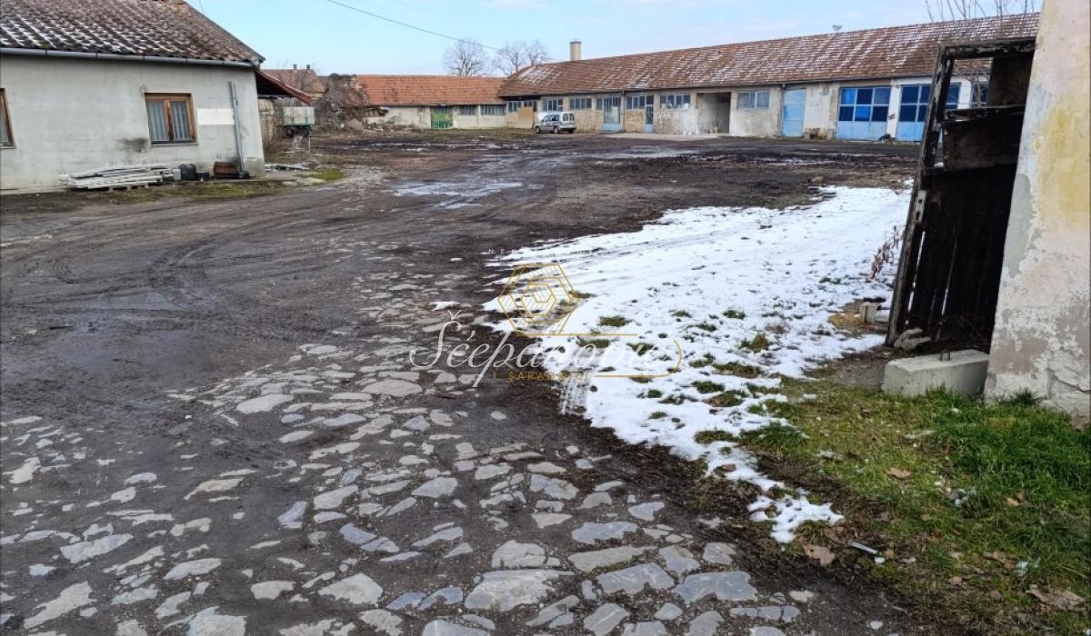 Lokal za izdavanje, Crvenka, Sombor, 296m², 400 €/mes