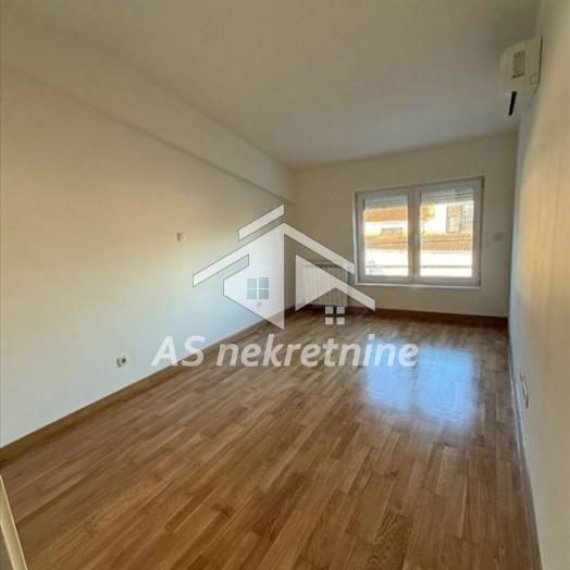 Stan Izdavanje Beograd Senjak 130 m2