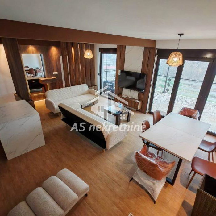 Kuća Prodaja Beograd  185 m2