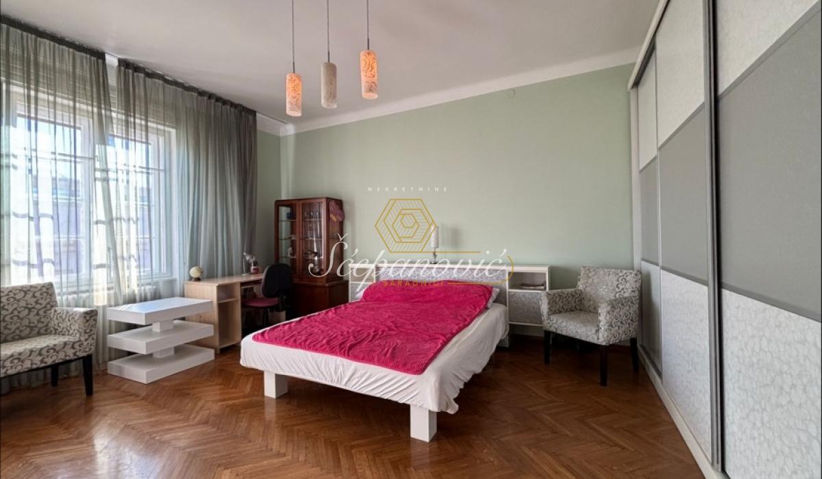 Četvorosoban stan za izdavanje, Centar, Novi Sad, 113m², 1.500 €/mes