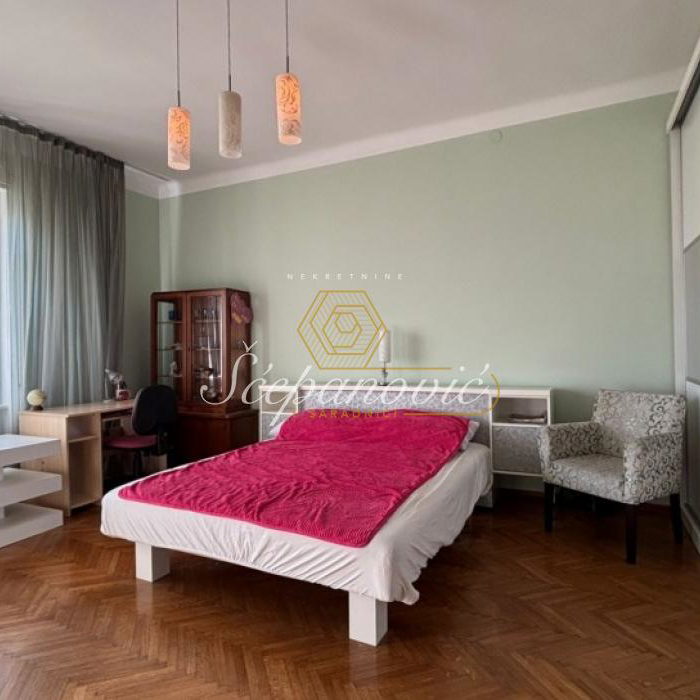 Četvorosoban stan za izdavanje, Centar, Novi Sad, 113m², 1.500 €/mes