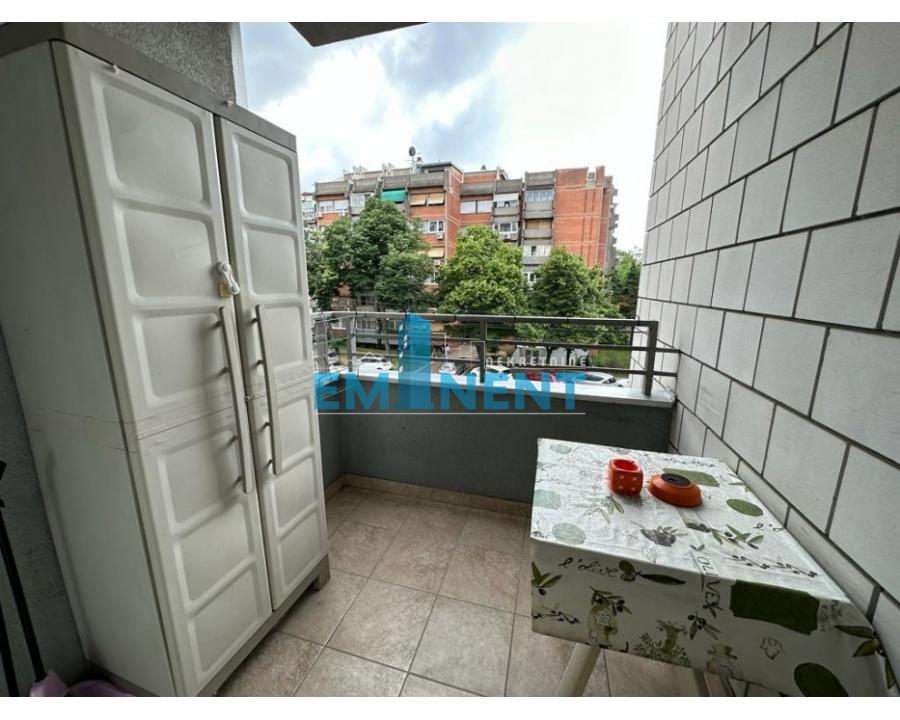 Trosoban stan za izdavanje, Autokomanda, Beograd, 80m², 700 €/mes