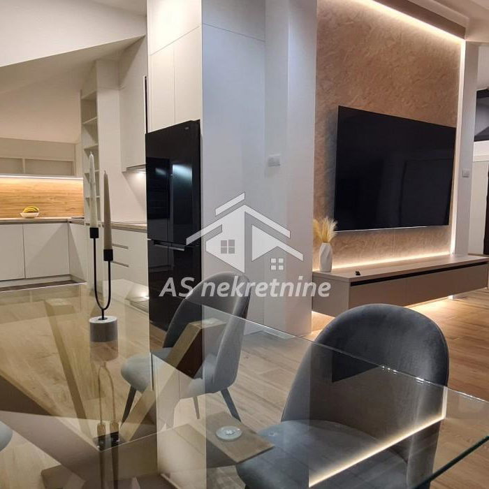 Stan Izdavanje Beograd Dedinje 360 m2