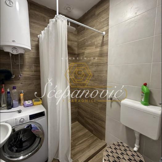 Stan Izdavanje Novi Sad  28 m2